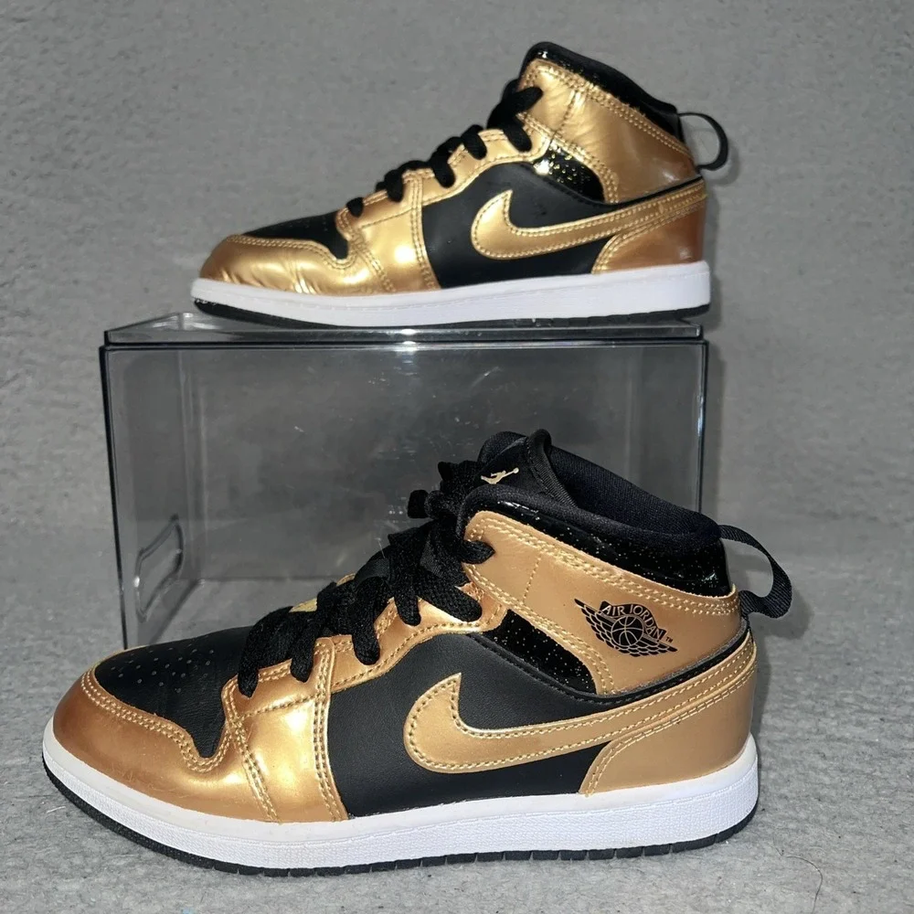 Nike Air Jordan 1 Mid SE Sneakers Youth 3Y Black Gold Metallic Shoes DR6968-071